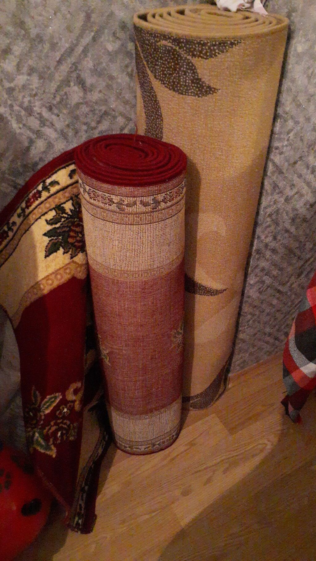 2 eded xalca az işlenib bir kaldor ucun obiri metbex ucun elaqe ucun