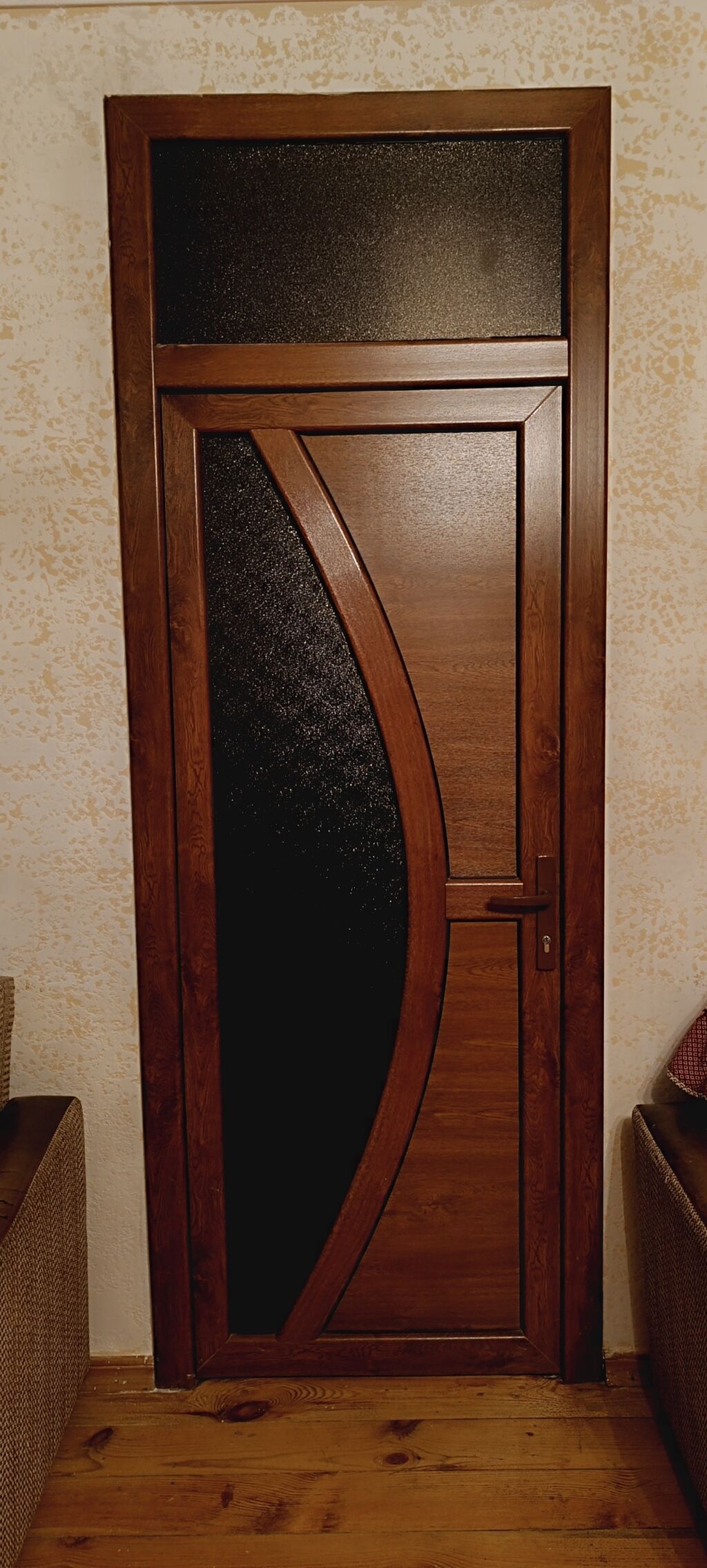 Tezeden sevilmir otaq. qapisidi