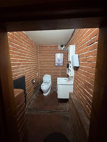 Beer Room – Pub & Lunch - Yeraltı konseptli, kərpic divarlı - şəkil 2