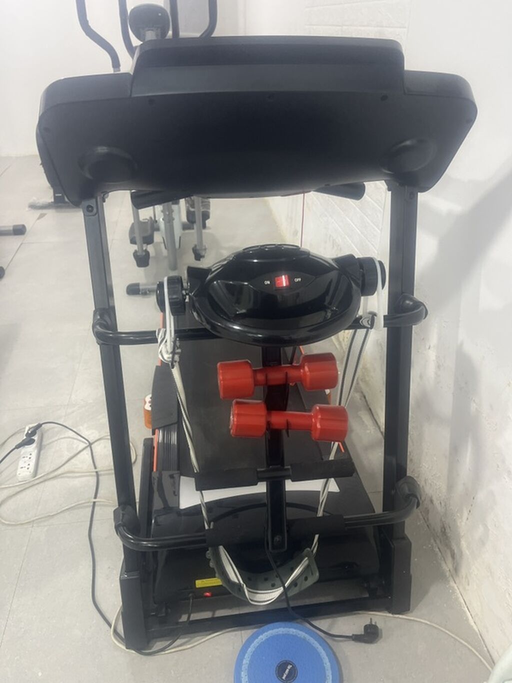 Çoxfunksiyalı qaçış trenajoru - Geniş qaçış səthi və amortizasiya