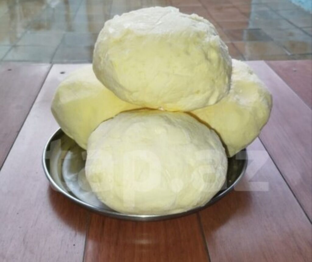 Bizim Yağmız Qatıqdan Düzəldilən yağdır. Tamm təbbi kənd