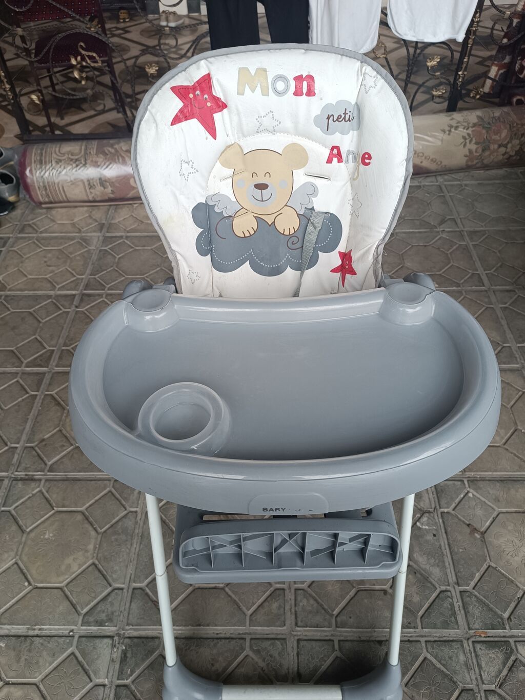 Uşaq yemək stulu - Rəng: boz-ağ - Yumşaq oturacaq və bel dəstəyi