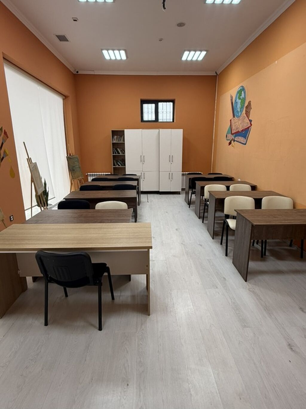 Tədris mərkəzi üçün tam təchiz olunmuş materiallar - şəkildə görünənn