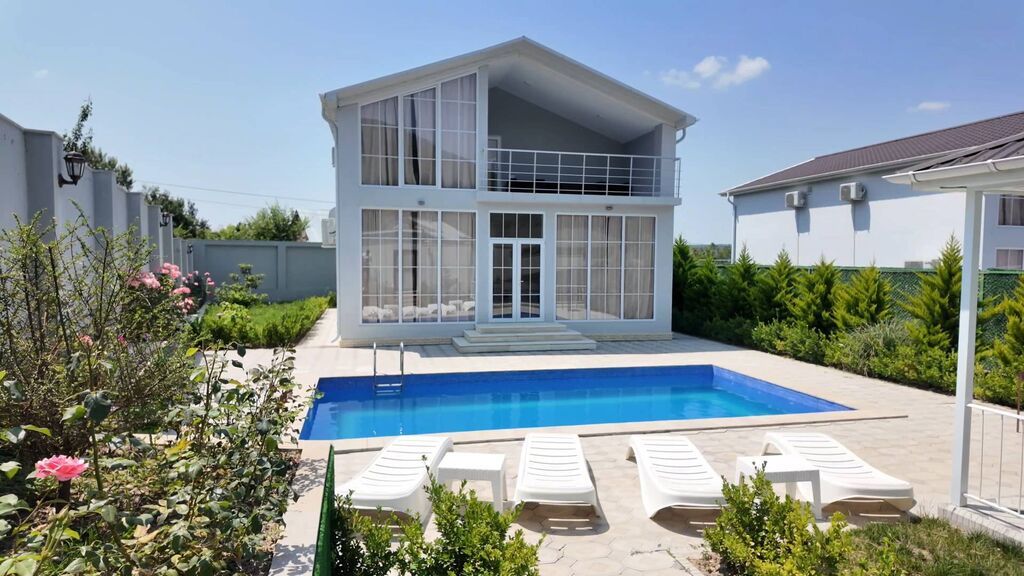 200 kv. m, 5 otaqlı, Kombi, Qaz, İşıq