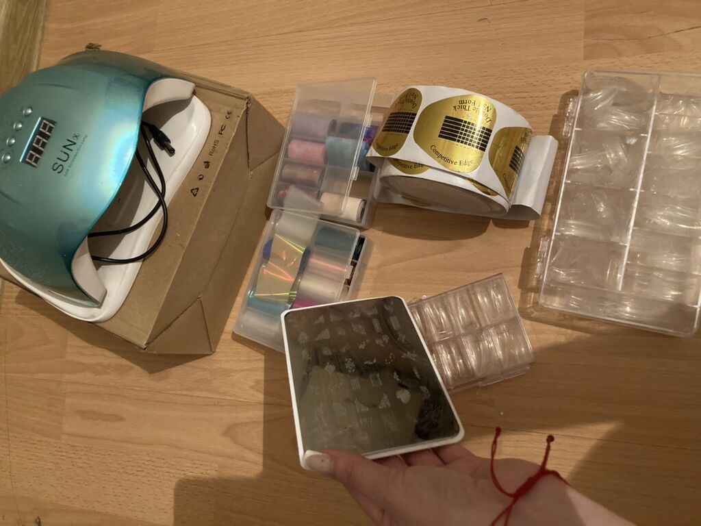 Məhsul: Dırnaq üçün peşəkar set + 3 ədəd kiçik çiyin/çapraz çanta 1)