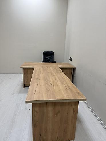 Müdir üçün, Künc masa - şəkil 3