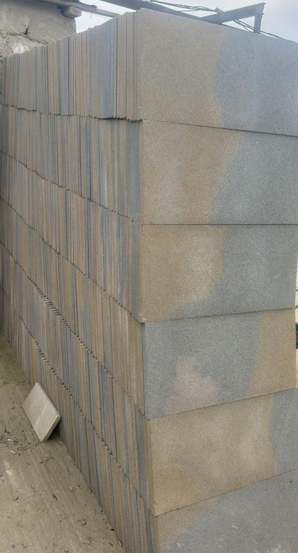 Müxtəlif formalarda tamet daslarin topdan ve perakende satış yer və