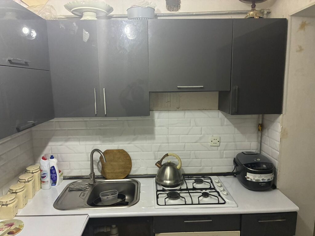 Mətbəx mebel dəsti – yüksək parıltılı boz (antrasit) rəngdə üst