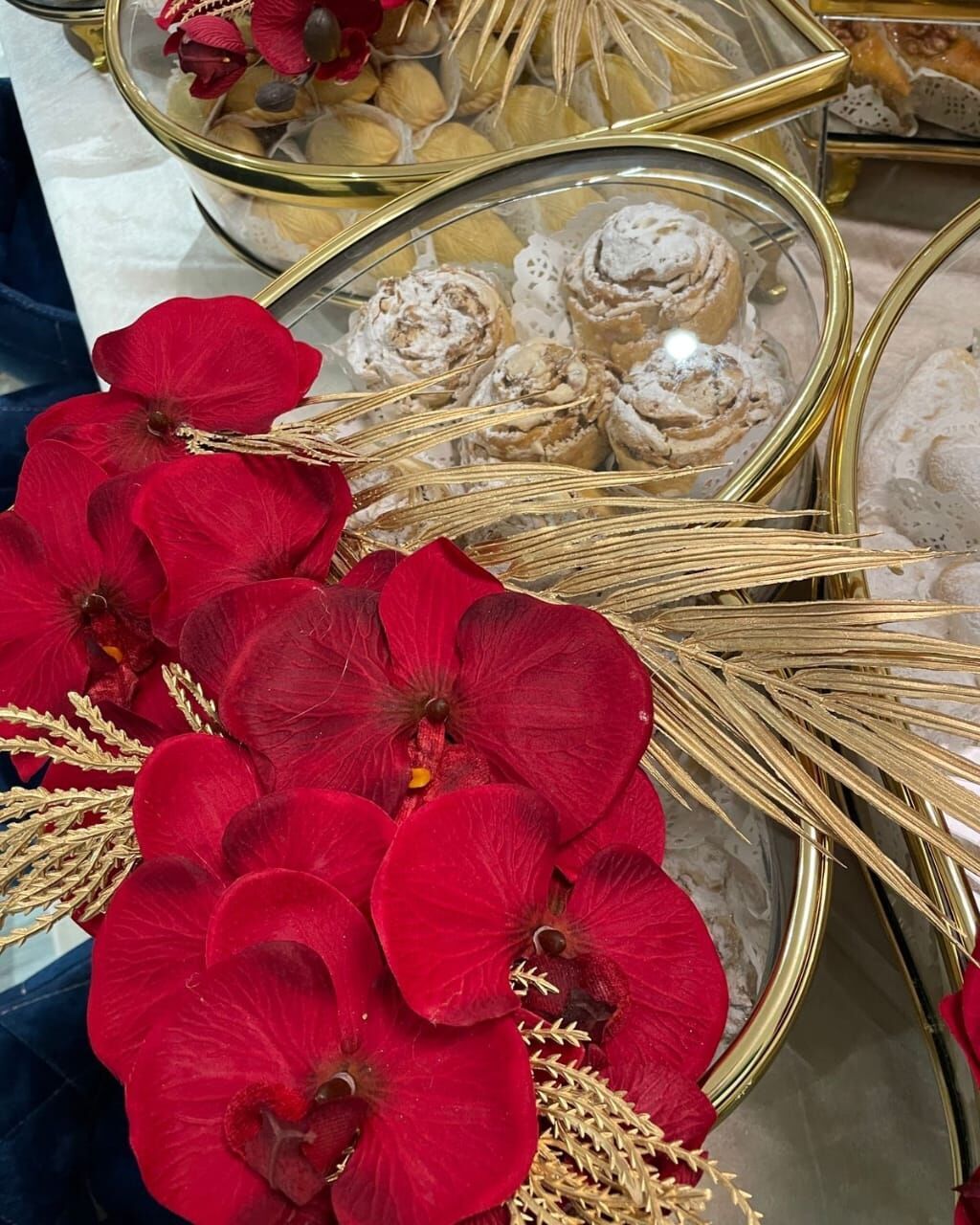 Şirniyyat vitrin qutuları və hədiyyə səbətləri üçün dekorativ set -