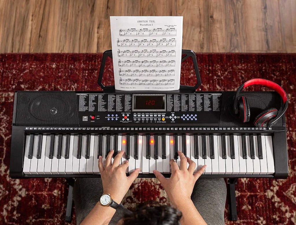 Sintezator dərsləri.kursu. 0 - dan. Təcrübəli müəllim. Ünvan Gənclik