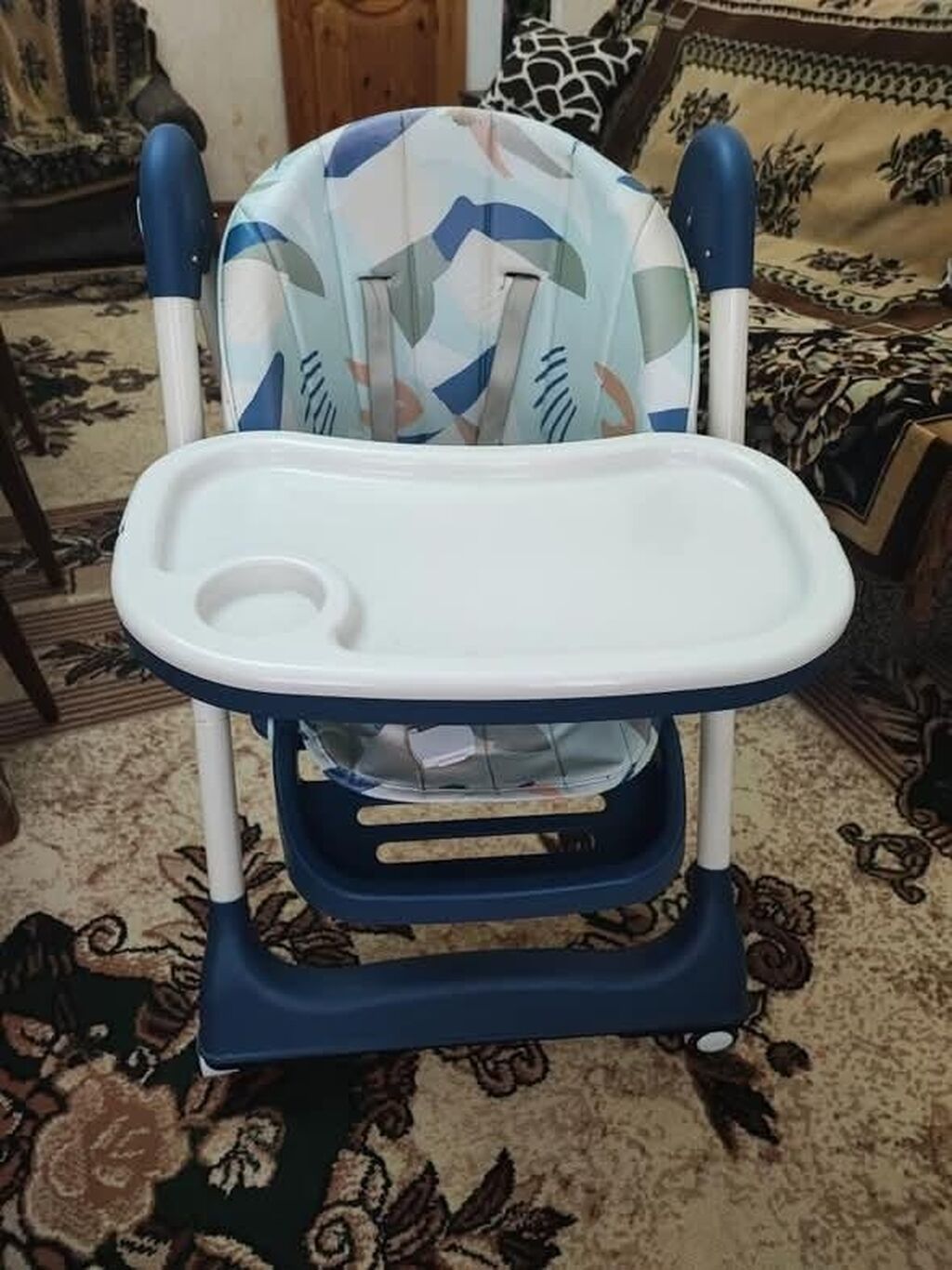 Uşaq yemək stulu - Rəng: tünd mavi/ağ çalarlar, naxışlı yumşaq