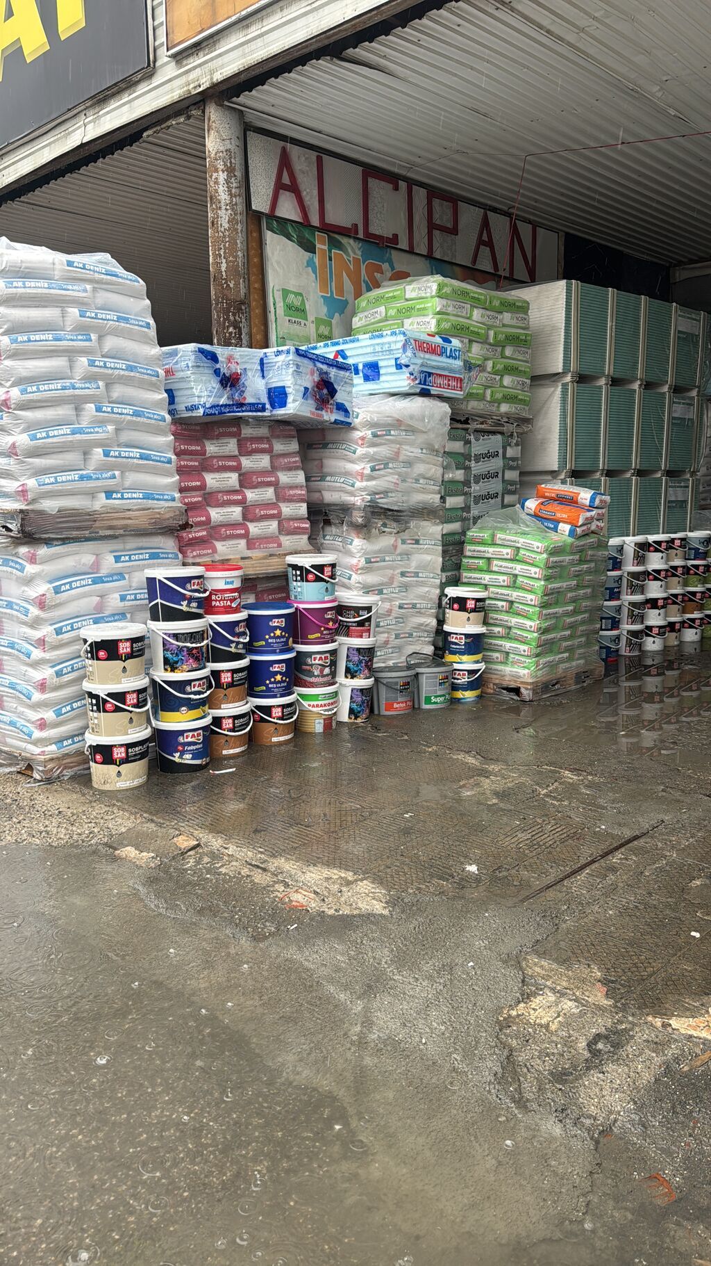 Tikinti və təmir üçün materiallar – geniş çeşid Məhsullar: - Boyalar