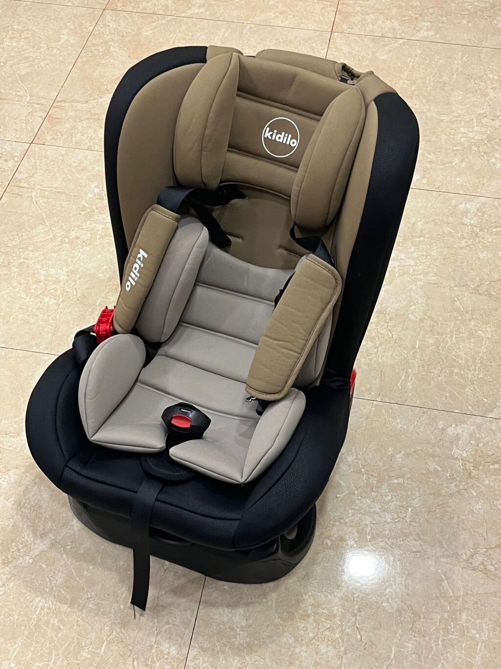 Kidilo avtokreslo 120 azn tecili satilir baha alinib yeni dogulmuwdan