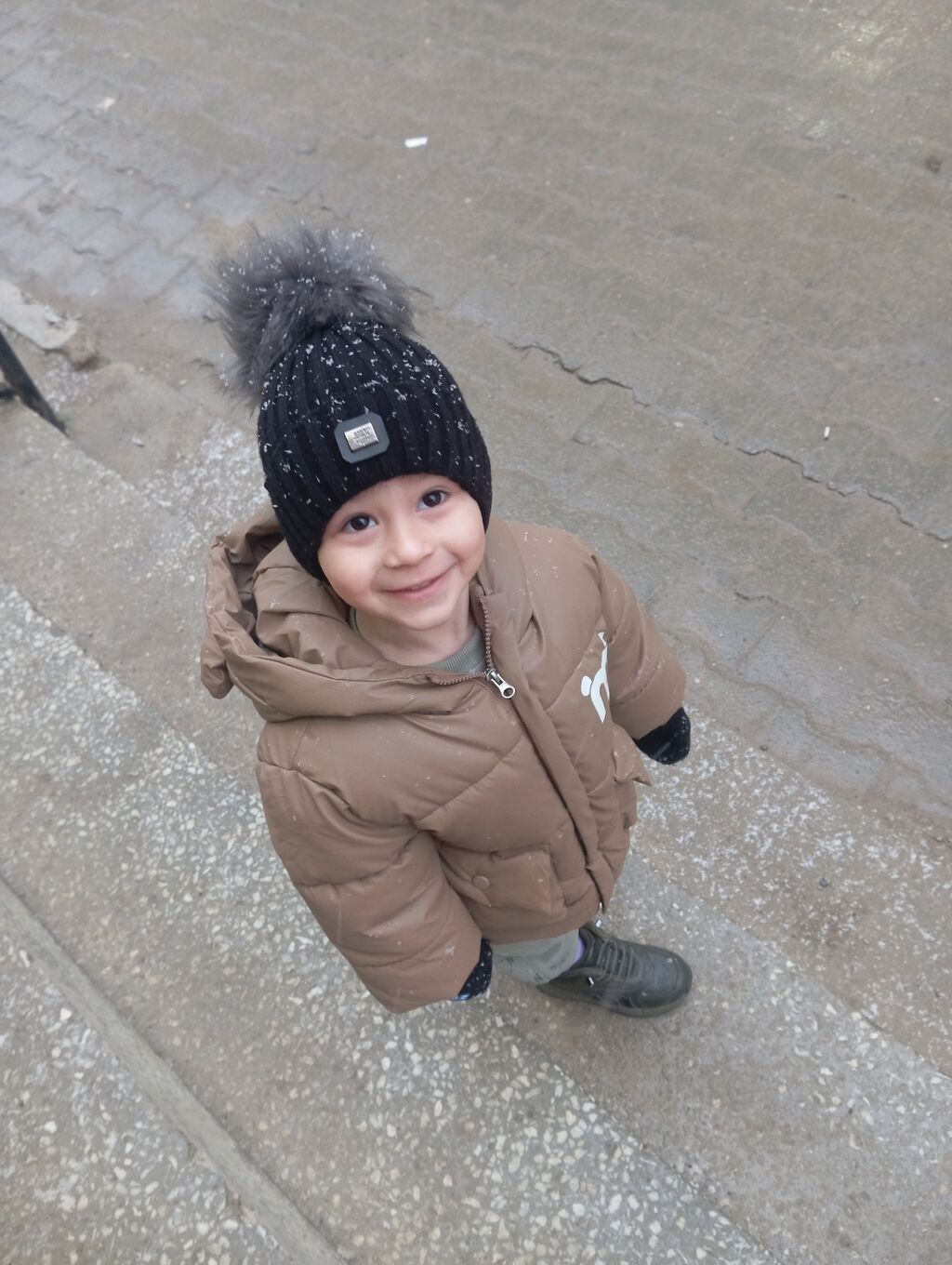 Masazır qəsəbəsi Qurtuluş 93 yaşayış kompleksində Öz evimdə uşaq