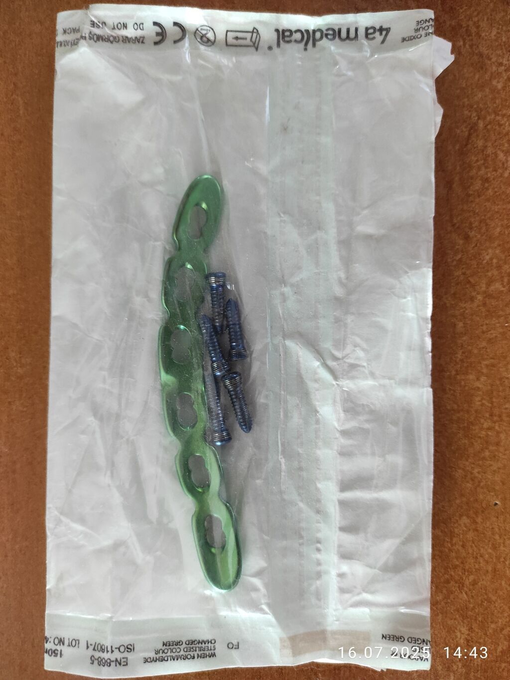 Продам титановую пластину для синтеза ключицы. Пластина титановая