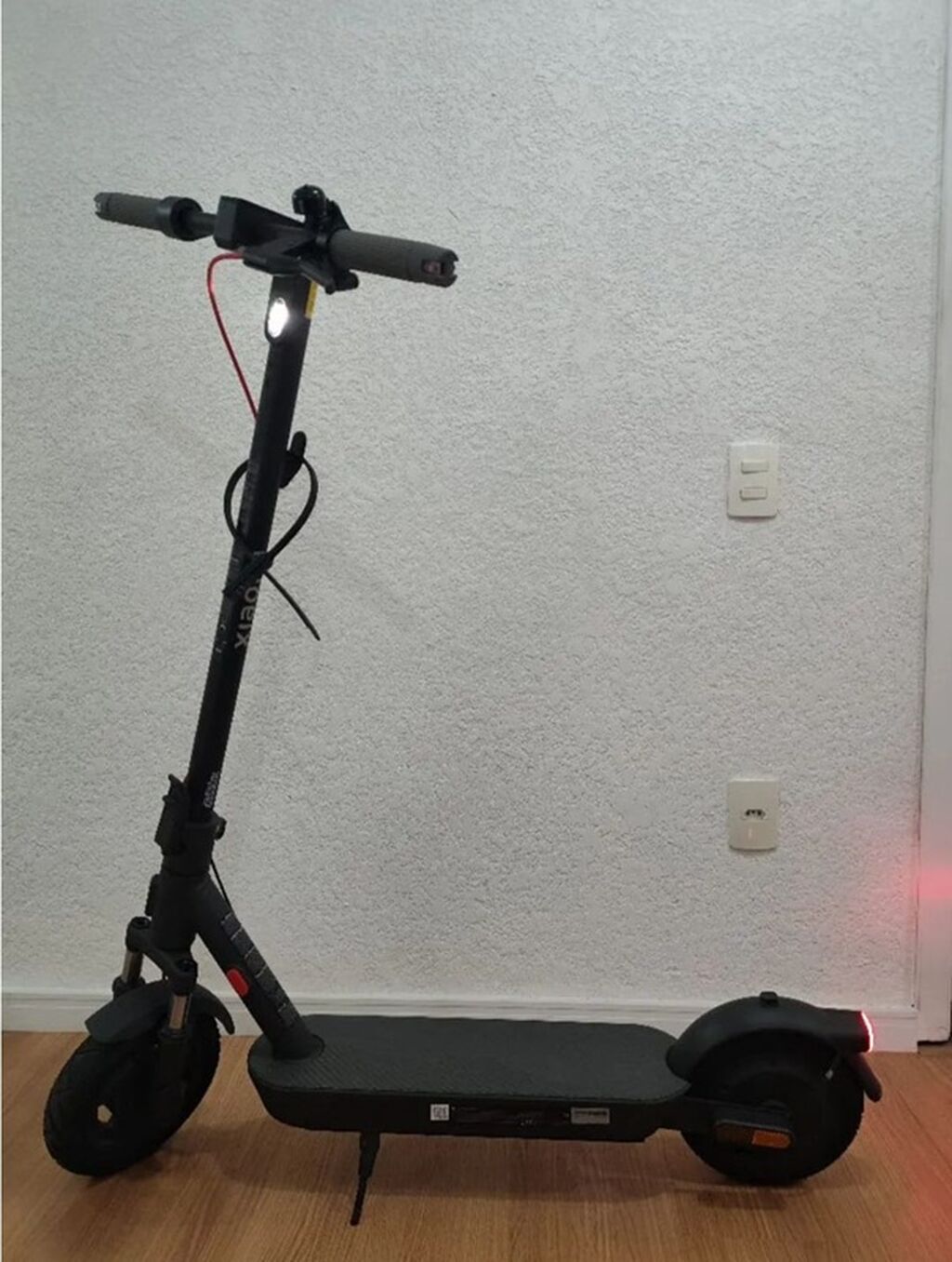 İşlənmiş Elektrik samokat 10", 351 - 500 Vt, 16 - 25 km/s, Ünvandan götürmə