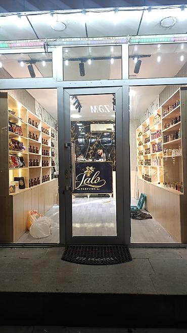 Salam, hər vaxtınız xeyir hazır ətir biznesi satılır mağazada 130+ - şəkil 3