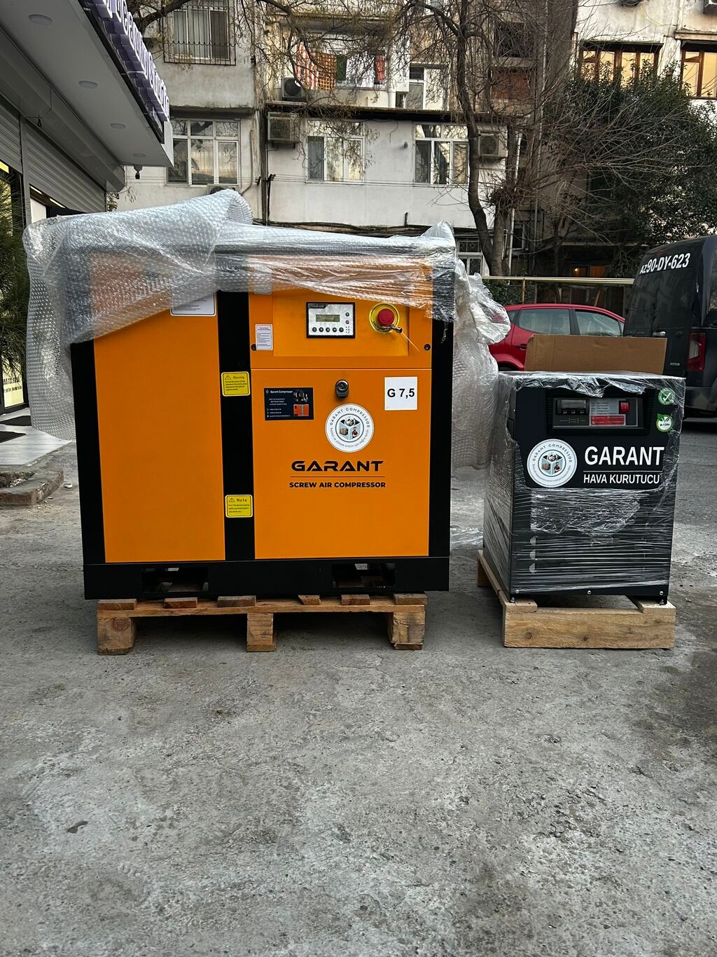 7,5 kw vidalı hava kompressoru və 1,2 kubluq hava quruducusu dəst