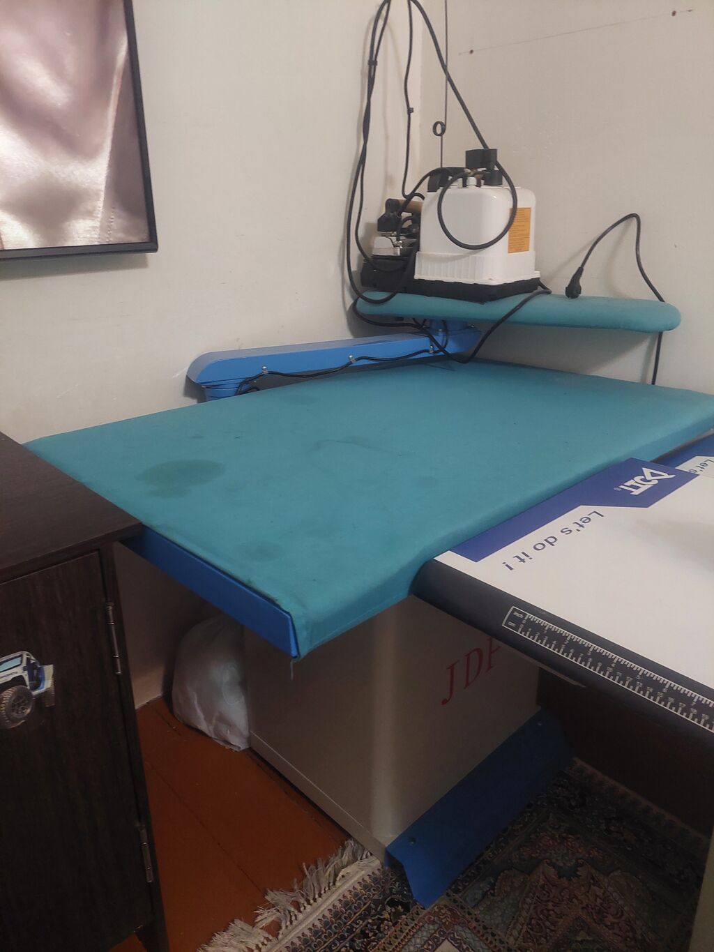 Peşəkar buxarlı ütü masası və buxar generatoru sistemi - Geniş iş