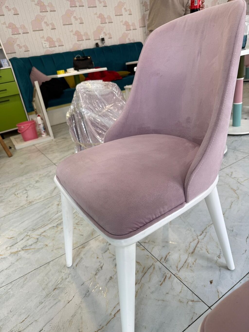 Müasir dizaynlı yumşaq oturacaqlı stul ( Türkiyədə istehsal olunub 12