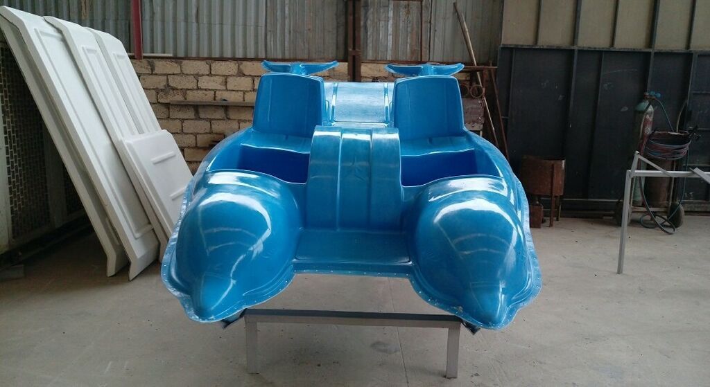 Tatil beldelerinde gol kenarlarında dinlenmek ve doğanın tadını