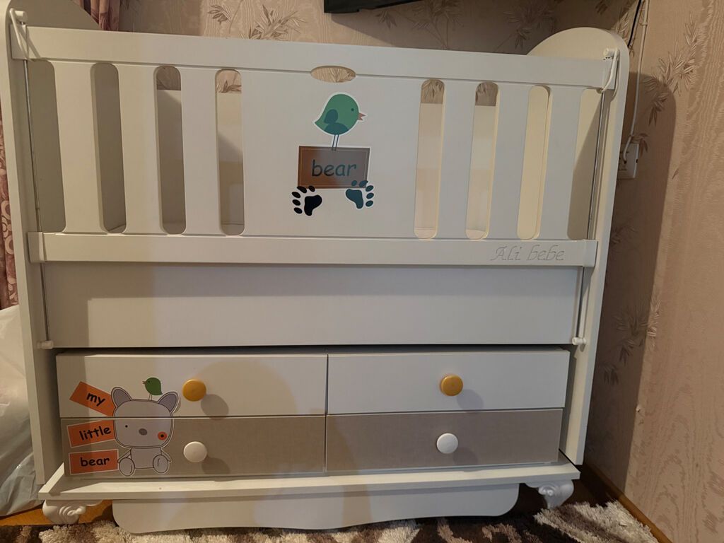 Usaq krovati Yenidir Istifade olunmayib 90azn