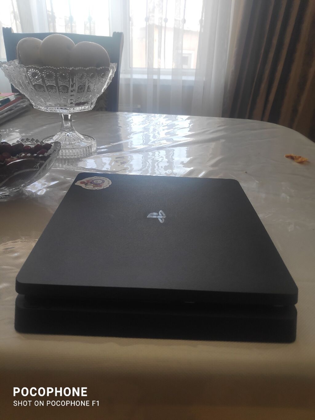 PlayStation 4 Slim oyun konsolu - Model: PS4 Slim (mat qara korpus