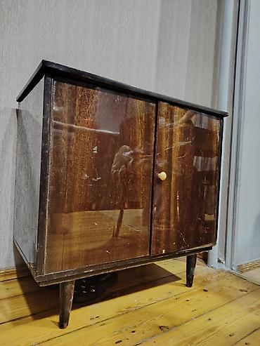 İçi polkalıdır. Uzunluğu-76sm, eni-42sm. Ünvan: Yeni Günəşli qəsəbəsi - şəkil 2