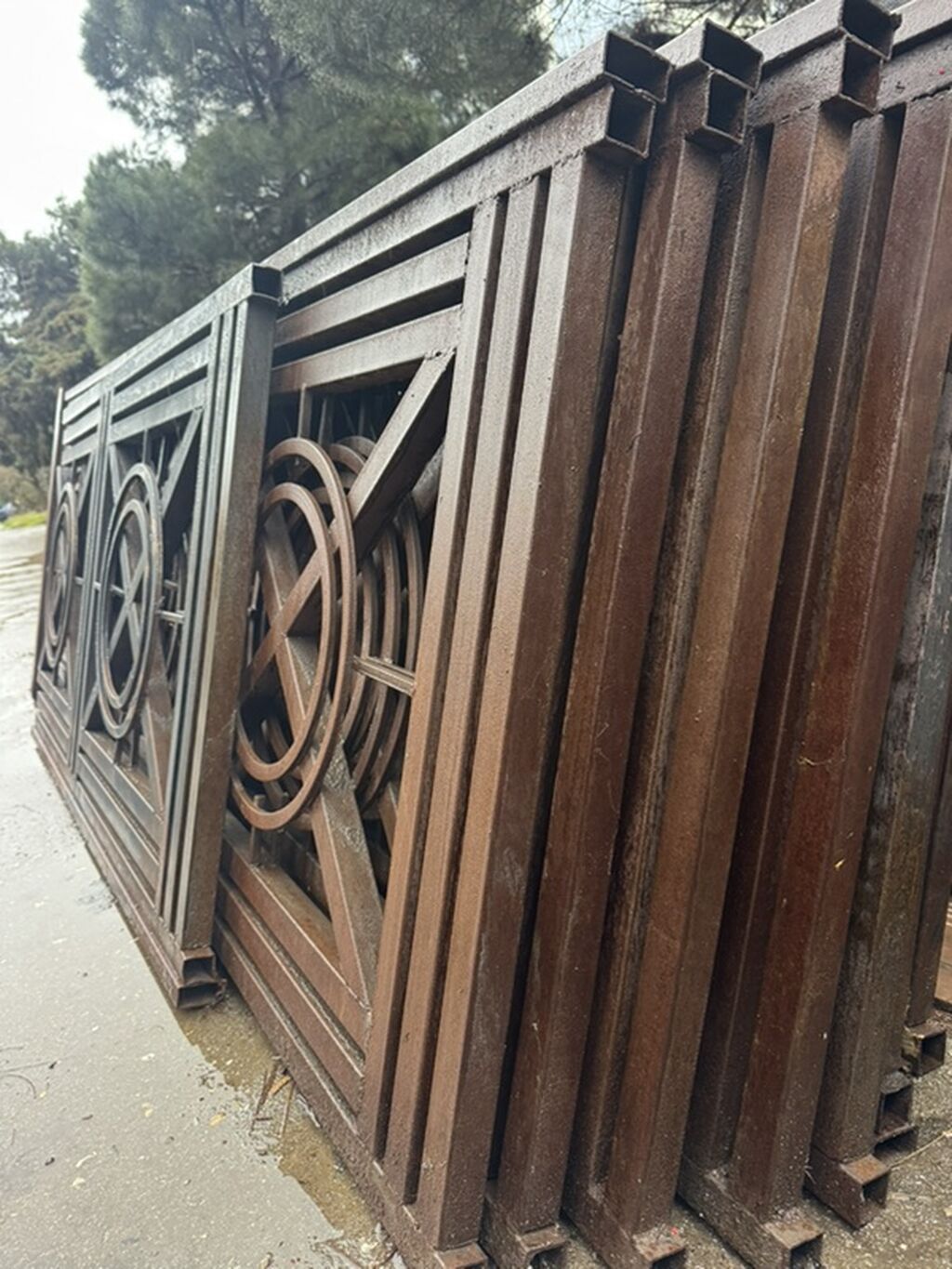 Balkon məhəccəri, Polad