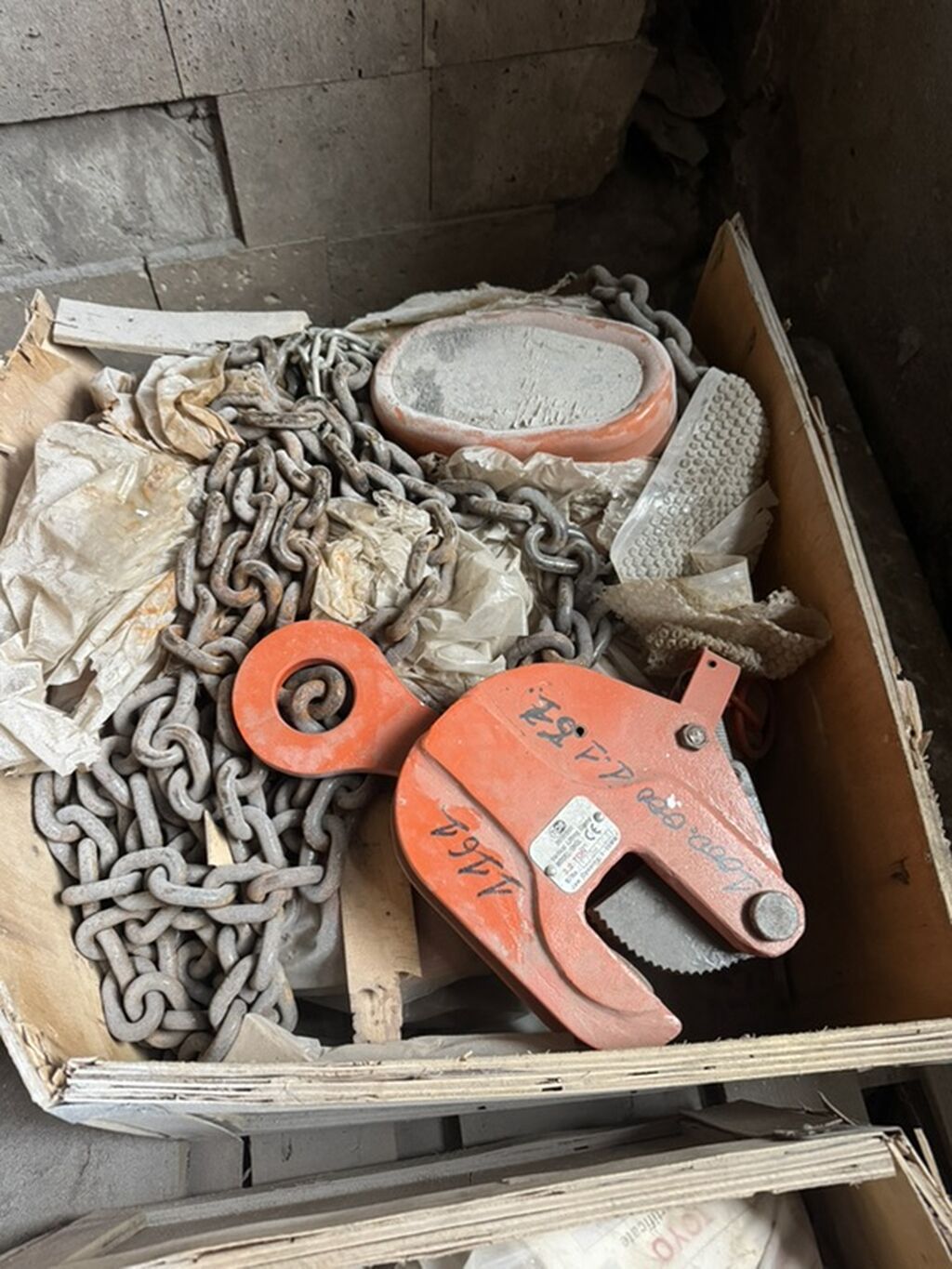 Məhsul: Zəncirli qaldırıcı və lövhə tutacaqları dəsti - Brend/model