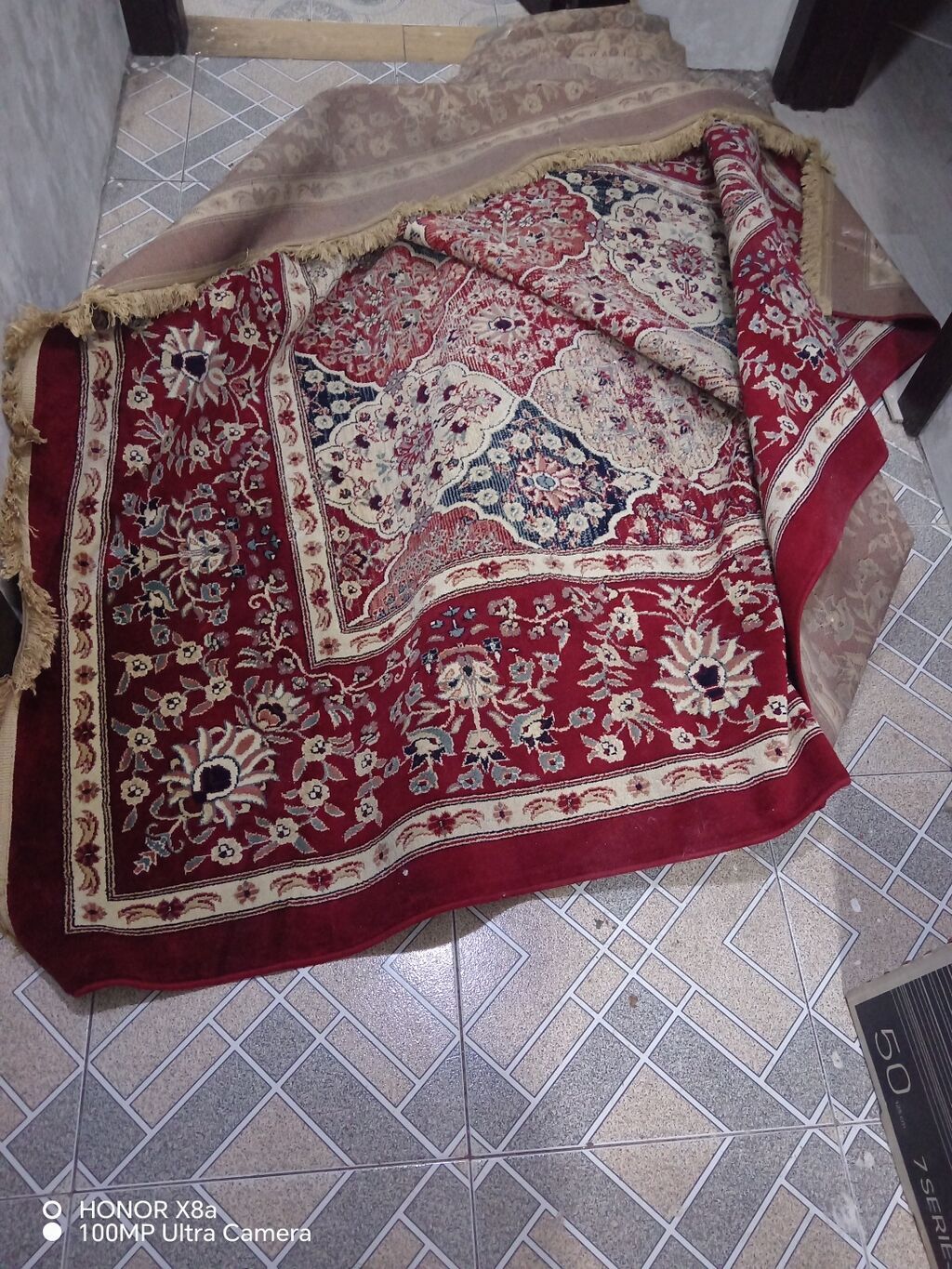 Qırmızı rəngli klassik naxışlı xalça 3eni 5metr uzundur qalin İran