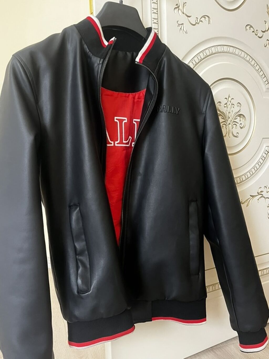 BALLY kişi gödəkçəsi baha almışam aşağı qiymətə satıram. L razmerdi