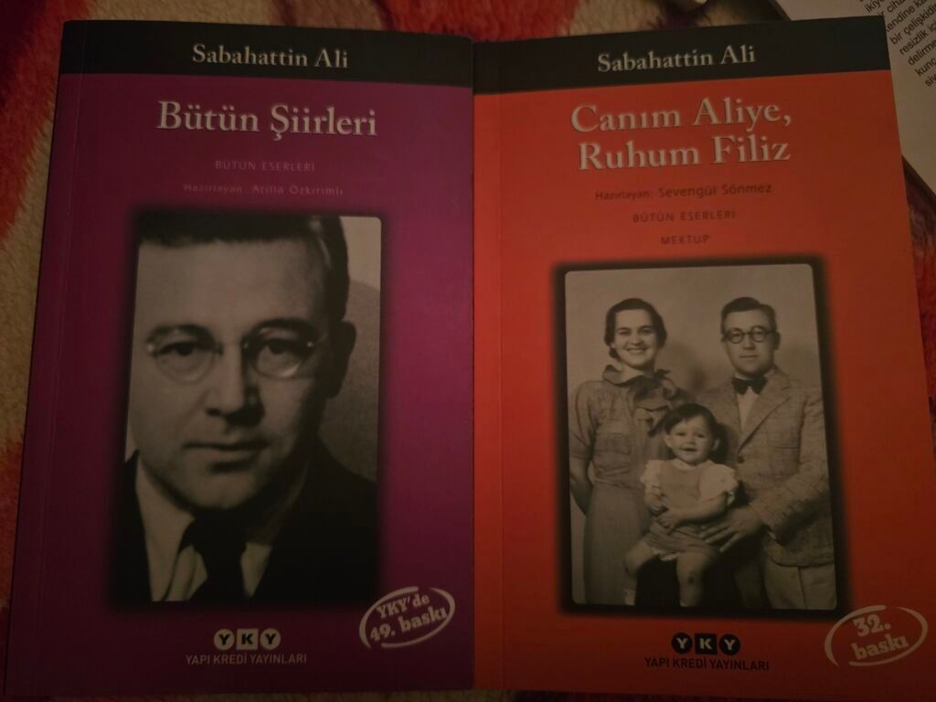 Ikisi birlikde 10 manat, ikinci əl kitabdı amma seliqelidi