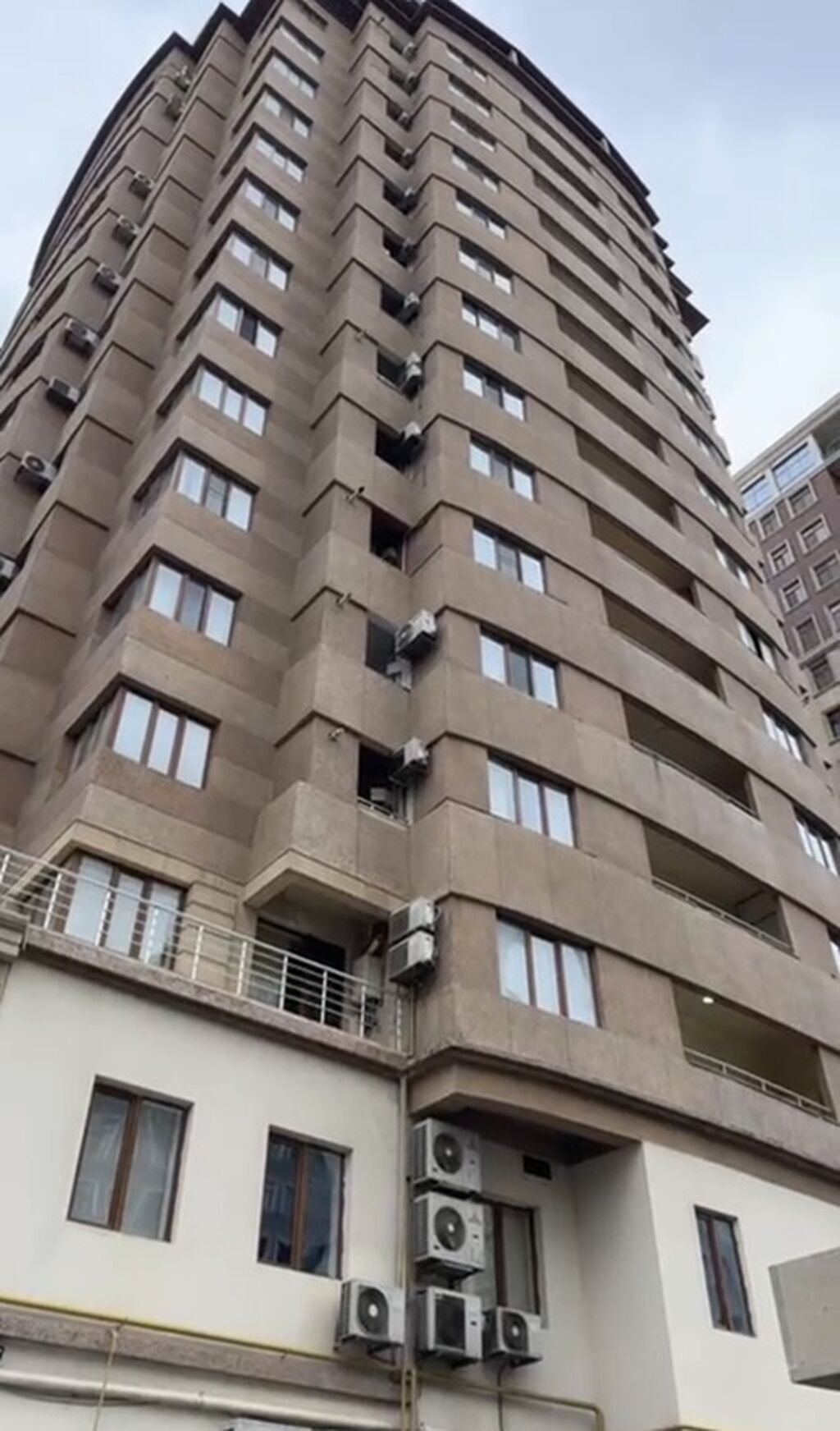 3 otaqlı, Yeni tikili, m. Gənclik, 150 kv. m