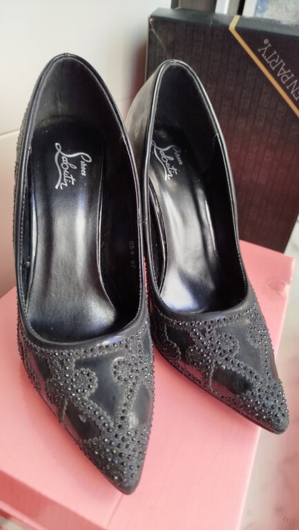 37-38 ölçü yaxşı vəziyyətdədir