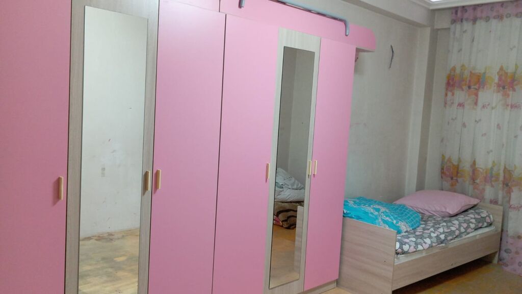 Qız üçün, Təknəfərlik çarpayı, Dolab