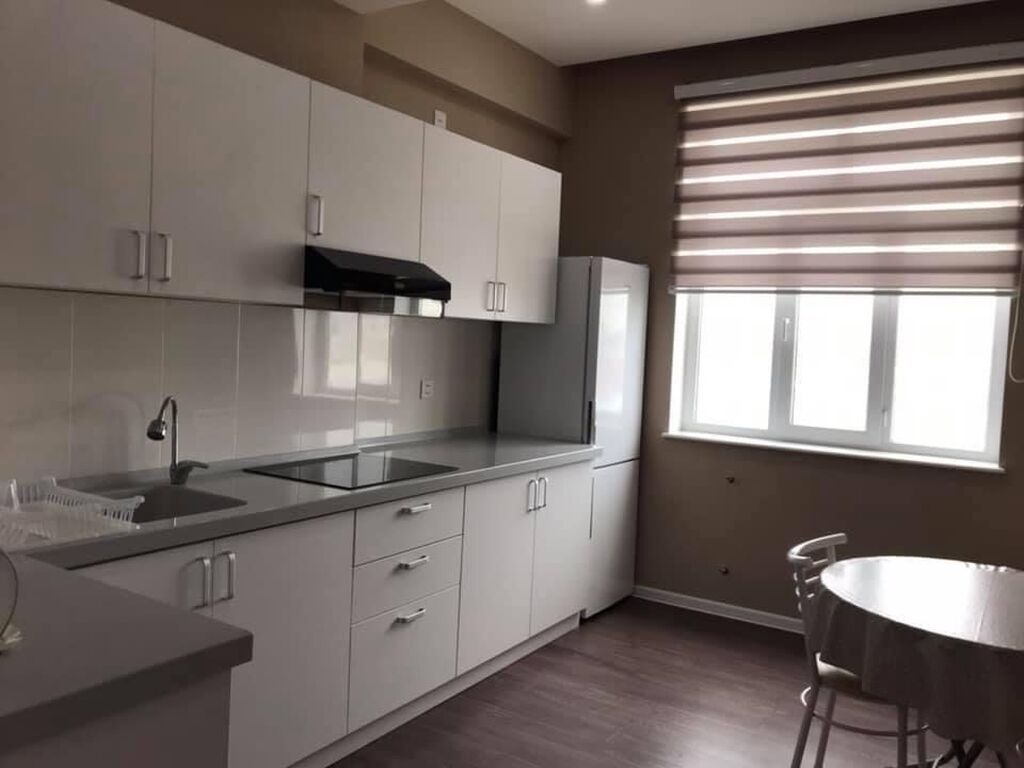 ПРОДАМ! Чистую аккуратную двухкомнатную квартиру в Хырдалане. Рядом