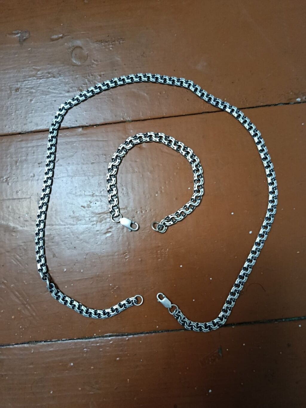 Dəstə daxildir: Bilərzik, Sep, Boyunbağı, Gümüş, 925 Əyar, 60 g