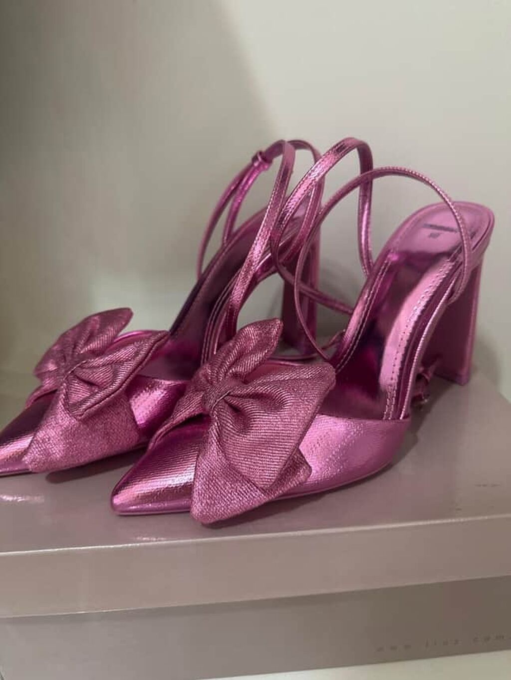 Bershka, Ölçü: 36, rəng - Çəhrayı, Yeni