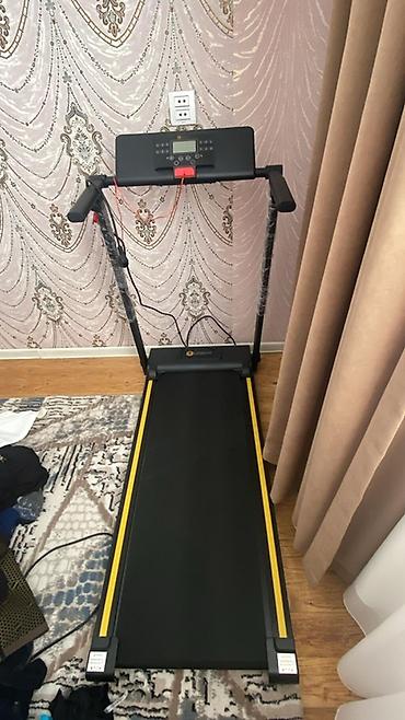 UREVO qaçış trenajoru - Brend/model: UREVO (konsol və çərçivədə loqo) - şəkil 2