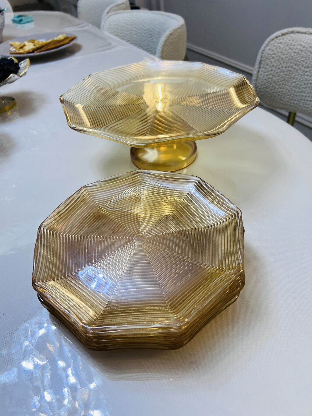 Satılır Təzədi Karopkadadı 50 azn tort qabı birdə 6 ədəd qabları