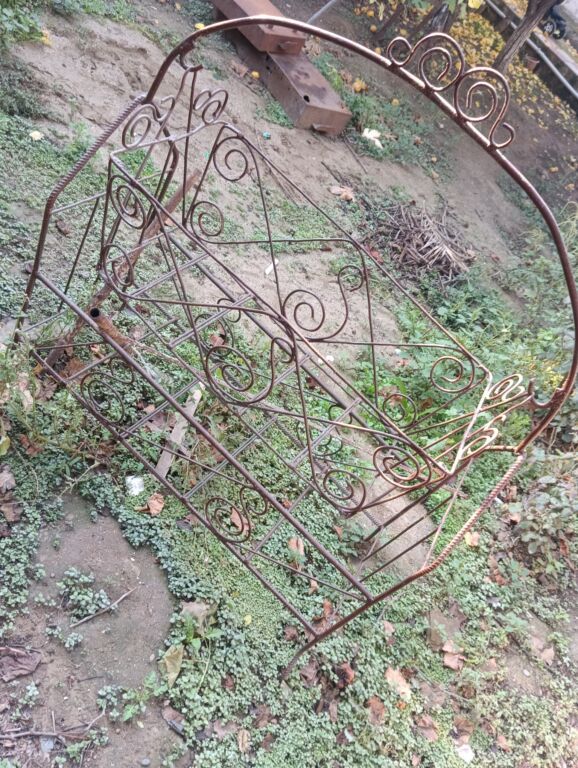 Qədimi dəmir beşik 25 AZN n