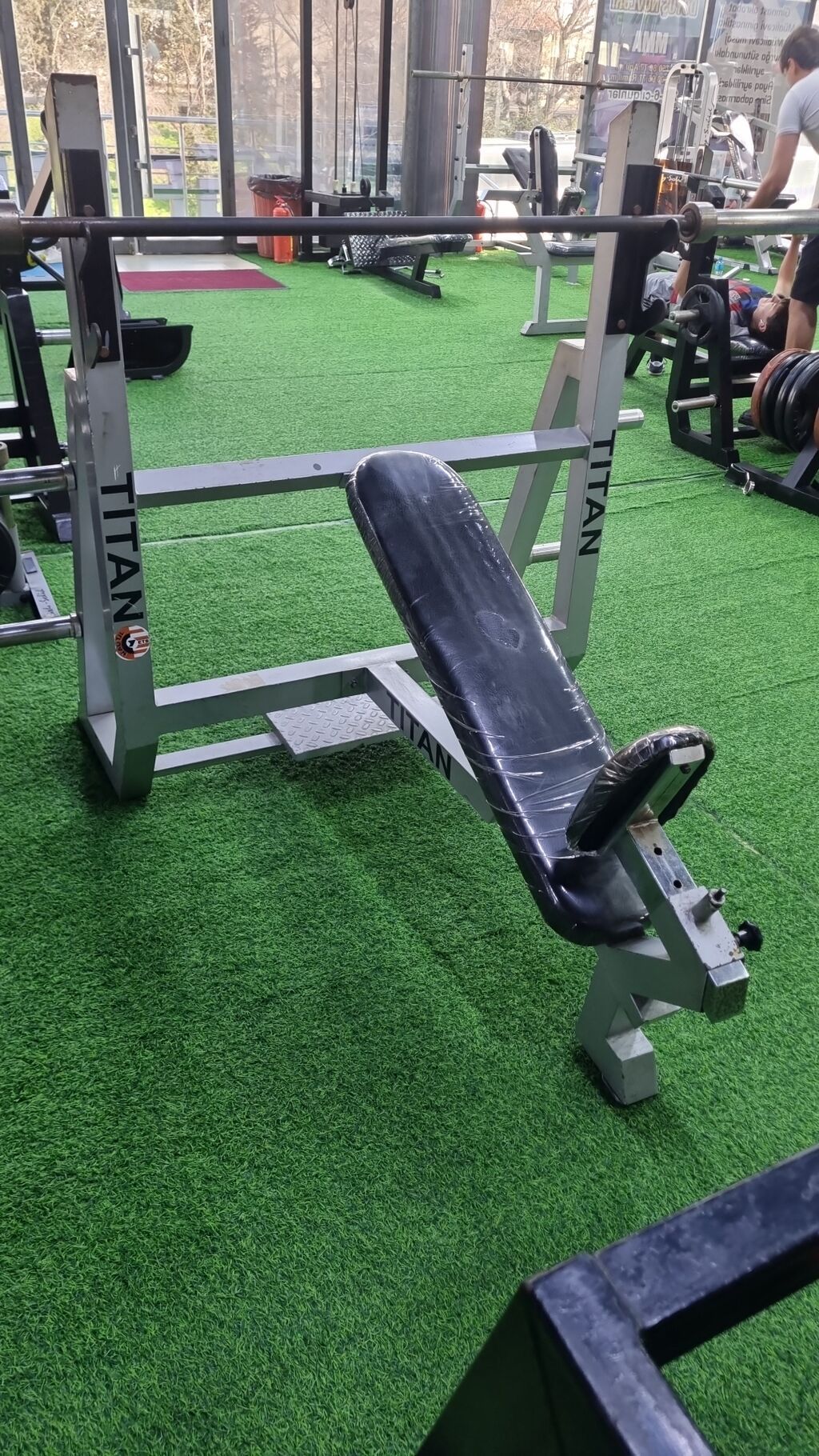 Peşəkar trenajor avadanlıqları – TITAN brendi - Ştanq üçün skamya