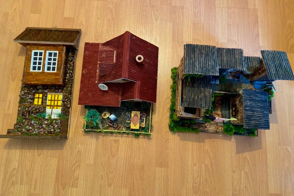 Əl işi miniatür ev modelləri. Bu modellər taxta və digər təbii