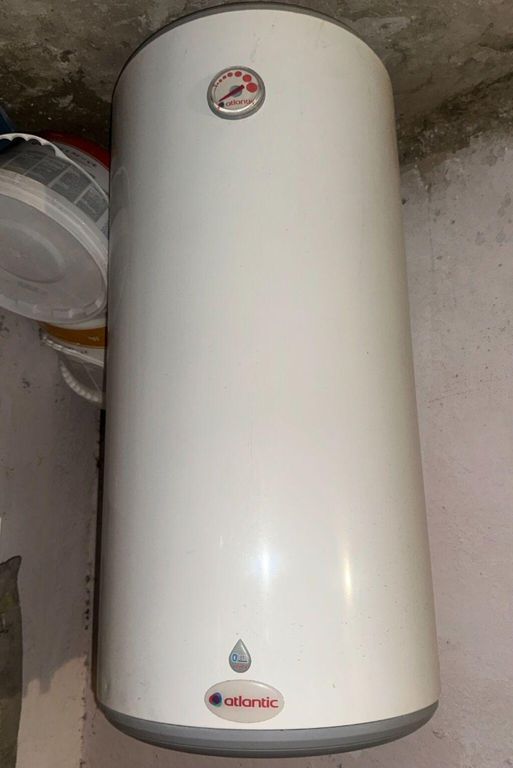 Ariston 100lt Ten ve Spirali teze deyisilib, hec bir problemi yoxdur