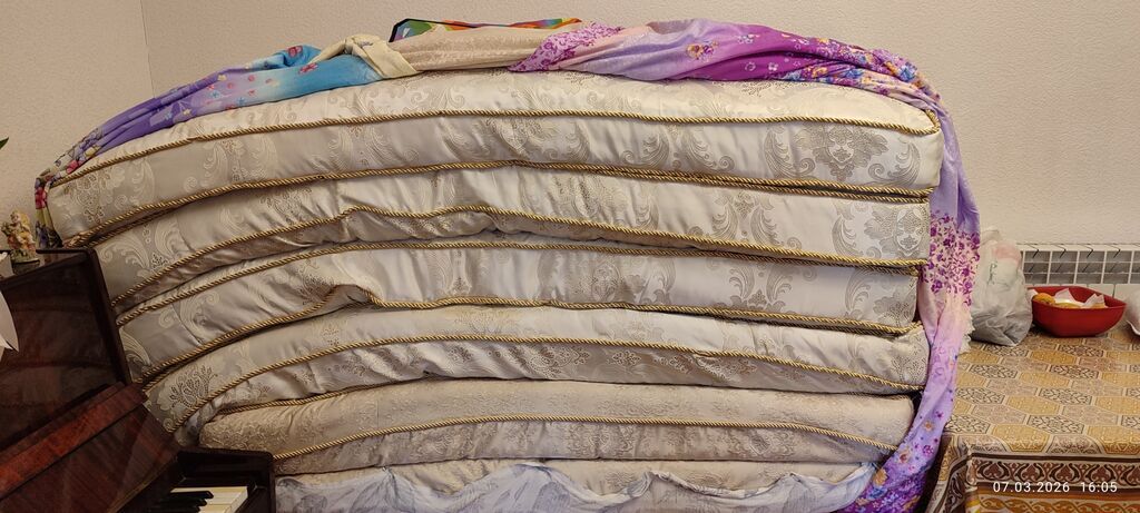 Yun döşəklər, istifadə olunmayıb, qiymət razılaşma yolu ilə