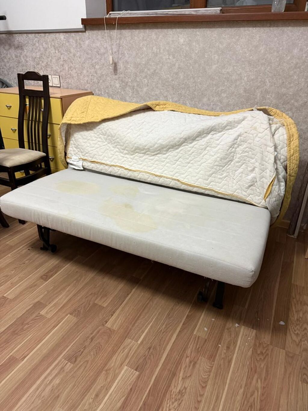 Di̇van-kravat, Açılan, Bazasız, Parça