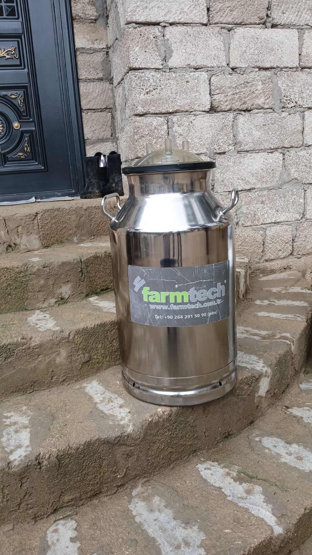 Inek sagan masinin bitonu 40 litrlikdi.Nerjafekdi.qiymet 80m