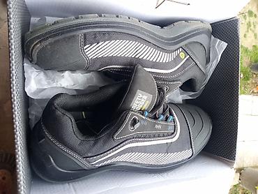 Iş ayaqqabisi bir defe baxmaq uçun geyinilib tezedir hec bir - şəkil 5