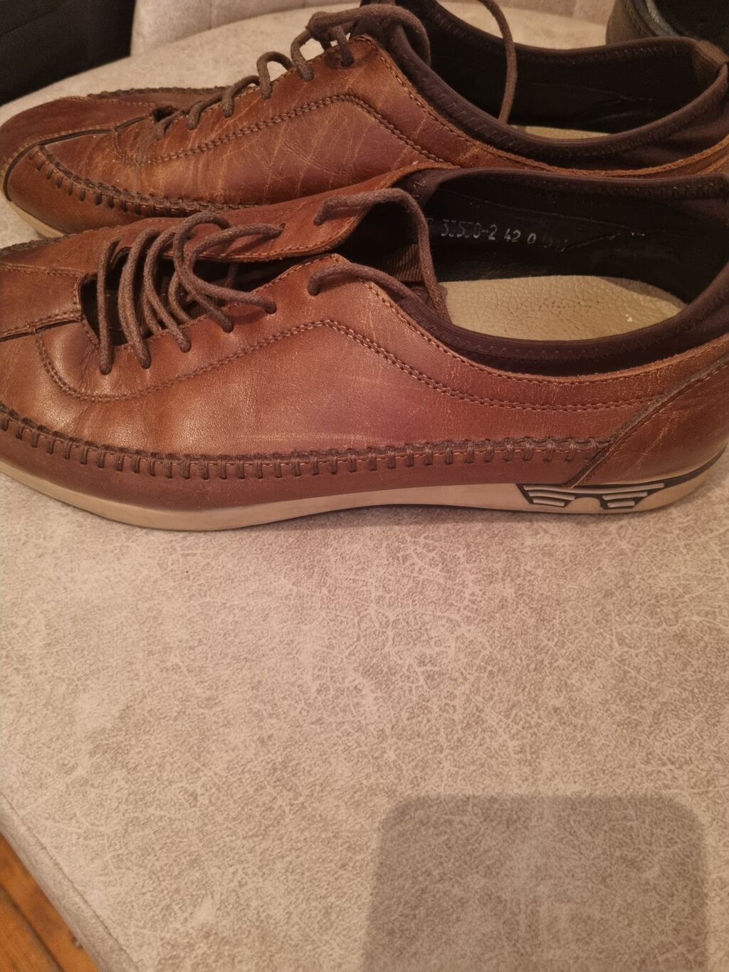 Kişi üçün dəri ayaggabi 1 sezon geyinilib amma səligəli galib hec bir